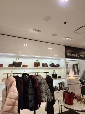 Michael Kors outlet tinton falls